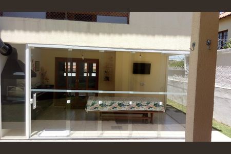Casa à venda com 360m², 3 quartos e 6 vagas Casa à venda com 360m², 3 quartos e 6 vagasÁrea externa