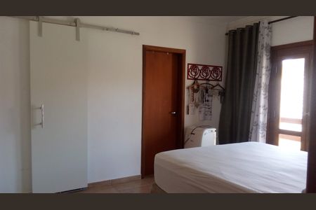 Casa à venda com 360m², 3 quartos e 6 vagas Casa à venda com 360m², 3 quartos e 6 vagasQuarto
