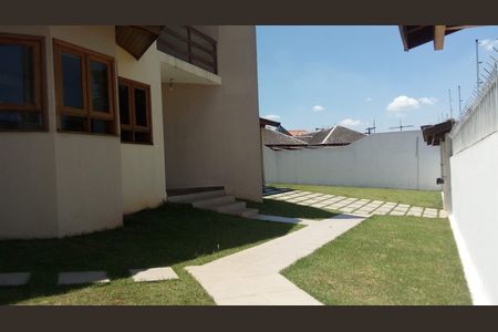 Casa à venda com 360m², 3 quartos e 6 vagas Casa à venda com 360m², 3 quartos e 6 vagasÁrea externa