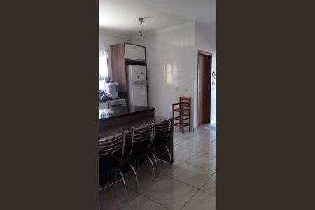 Casa à venda com 360m², 3 quartos e 6 vagas Casa à venda com 360m², 3 quartos e 6 vagasCozinha