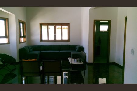 Sala de casa à venda com 3 quartos, 360m² em Bussocaba, Osasco