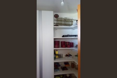 Casa à venda com 360m², 3 quartos e 6 vagas Casa à venda com 360m², 3 quartos e 6 vagasCozinha
