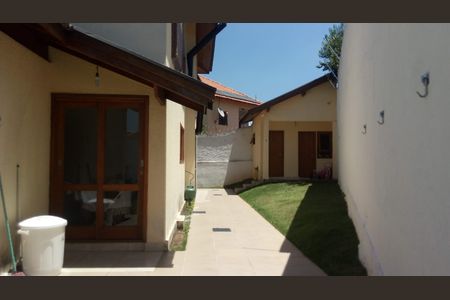 Casa à venda com 360m², 3 quartos e 6 vagas Casa à venda com 360m², 3 quartos e 6 vagasÁrea externa