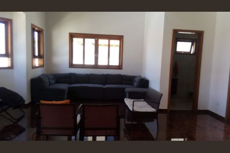 Sala  de casa à venda com 3 quartos, 360m² em Bussocaba, Osasco