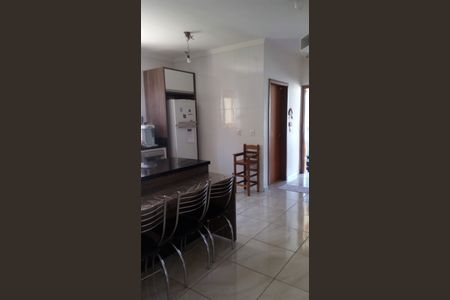 Casa à venda com 360m², 3 quartos e 6 vagas Casa à venda com 360m², 3 quartos e 6 vagasCozinha