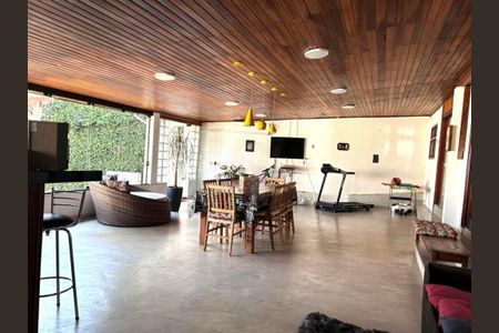 Casa à venda com 3 quartos, 148m² em Parque São Quirino, Campinas