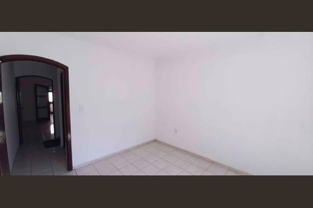 Casa à venda com 130m², 2 quartos e 3 vagas