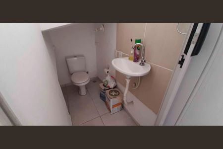 Casa à venda com 130m², 2 quartos e 3 vagas Casa à venda com 130m², 2 quartos e 3 vagasLavabo
