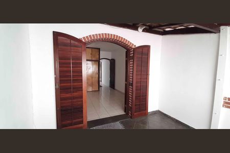 Casa à venda com 130m², 2 quartos e 3 vagas