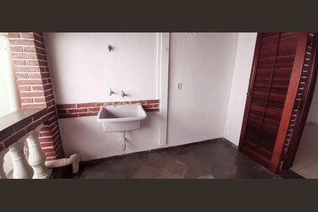 Casa à venda com 130m², 2 quartos e 3 vagas Casa à venda com 130m², 2 quartos e 3 vagasÁrea de Serviço