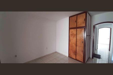 Casa à venda com 130m², 2 quartos e 3 vagas