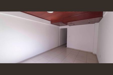 Casa à venda com 130m², 2 quartos e 3 vagas