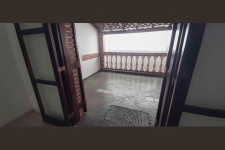 Casa à venda com 130m², 2 quartos e 3 vagas Casa à venda com 130m², 2 quartos e 3 vagasVaranda do Quarto 2