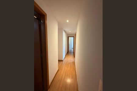 Apartamento à venda com 138m², 4 quartos e 3 vagasCorredor Íntimo