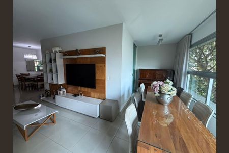 Apartamento à venda com 138m², 4 quartos e 3 vagasSala