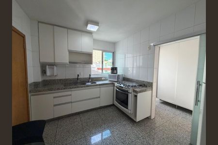 Apartamento à venda com 138m², 4 quartos e 3 vagasCozinha ampla