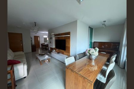 Apartamento à venda com 138m², 4 quartos e 3 vagasSala