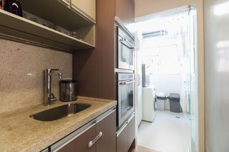 Apartamento à venda com 54m², 2 quartos e 2 vagasCozinha 