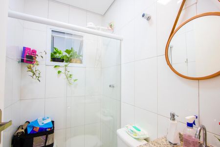 Apartamento à venda com 64m², 2 quartos e 1 vaga Apartamento à venda com 64m², 2 quartos e 1 vagaBanheiro social