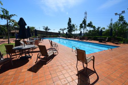 Casa de condomínio à venda com 310m², 3 quartos e 4 vagasÁrea comum - Piscina