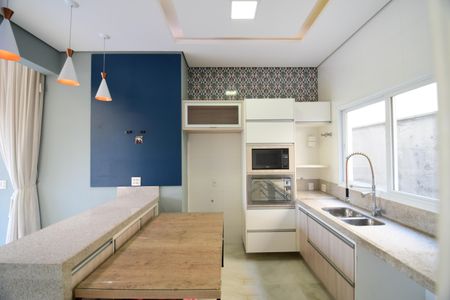 Casa de condomínio à venda com 310m², 3 quartos e 4 vagasCozinha