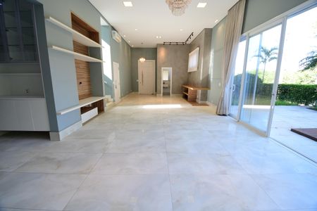 Casa de condomínio à venda com 310m², 3 quartos e 4 vagasSala