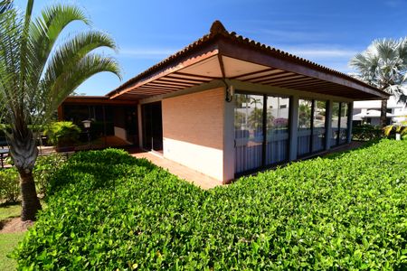 Casa de condomínio à venda com 310m², 3 quartos e 4 vagasÁrea comum - Salão de festas