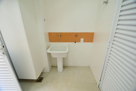 Casa de condomínio à venda com 310m², 3 quartos e 4 vagasÁrea de Serviço