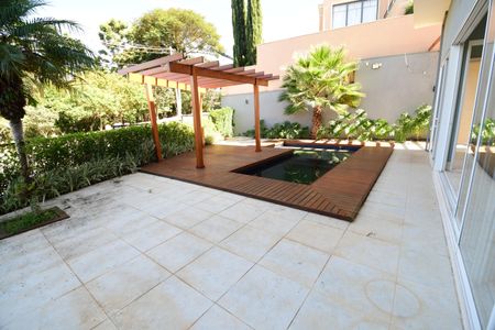 Casa de condomínio à venda com 310m², 3 quartos e 4 vagasPiscina