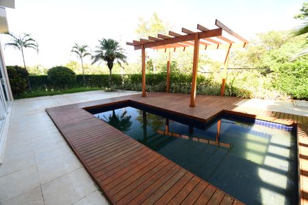 Casa de condomínio à venda com 310m², 3 quartos e 4 vagasPiscina