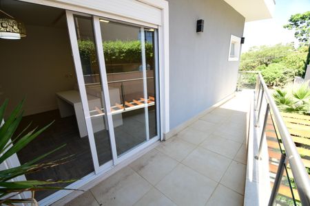 Casa de condomínio à venda com 310m², 3 quartos e 4 vagasQuarto 3 - Suíte Sacada