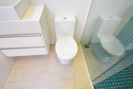 Casa de condomínio à venda com 310m², 3 quartos e 4 vagasBanheiro de serviço