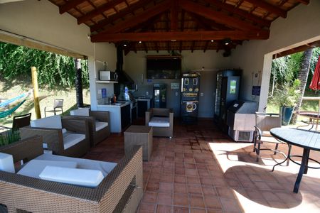 Casa de condomínio à venda com 310m², 3 quartos e 4 vagasÁrea comum - Churrasqueira