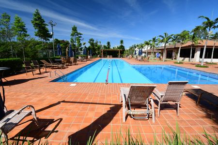 Casa de condomínio à venda com 310m², 3 quartos e 4 vagasÁrea comum - Piscina