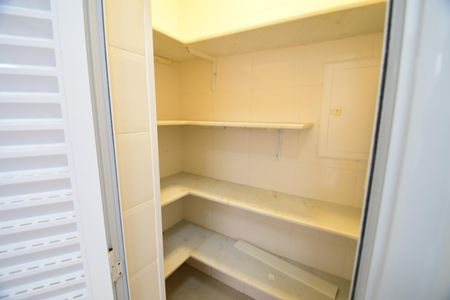 Casa de condomínio à venda com 310m², 3 quartos e 4 vagasÁrea de Serviço - Despensa