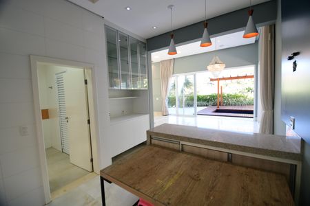 Casa de condomínio à venda com 310m², 3 quartos e 4 vagasCozinha