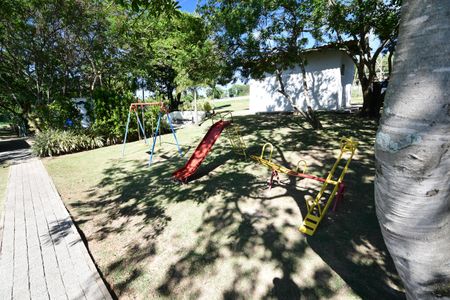 Casa de condomínio à venda com 310m², 3 quartos e 4 vagasÁrea comum - Playground