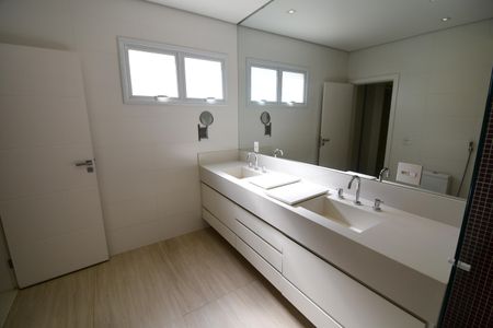 Casa de condomínio à venda com 310m², 3 quartos e 4 vagasBanheiro Suíte