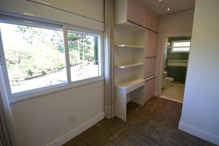 Casa de condomínio à venda com 310m², 3 quartos e 4 vagasQuarto 2 - Suíte