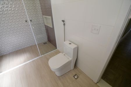 Casa de condomínio à venda com 310m², 3 quartos e 4 vagasBanheiro Suíte