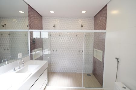 Casa de condomínio à venda com 310m², 3 quartos e 4 vagasBanheiro Suíte