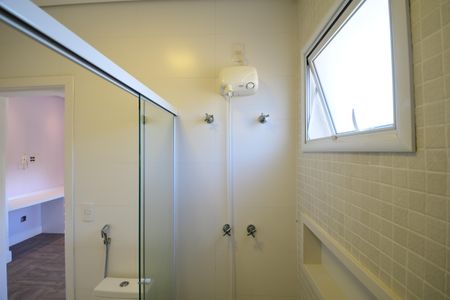 Casa de condomínio à venda com 310m², 3 quartos e 4 vagasBanheiro Suíte