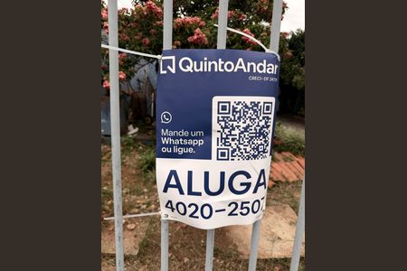 Casa para alugar com 270m², 3 quartos e 5 vagasPlaquinha 
