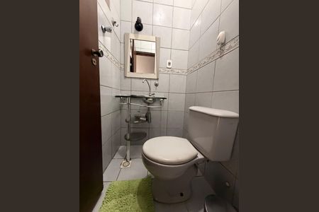 Casa para alugar com 270m², 3 quartos e 5 vagasBanheiro social 02