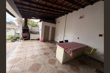 Casa para alugar com 270m², 3 quartos e 5 vagasChurrasqueira 