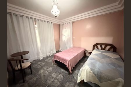 Casa para alugar com 270m², 3 quartos e 5 vagasQuarto 01