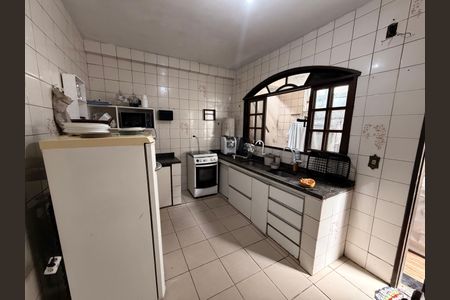 Casa para alugar com 270m², 3 quartos e 5 vagasCozinha 