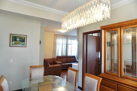 Apartamento à venda com 3 quartos, 106m² em Carmo, Belo Horizonte