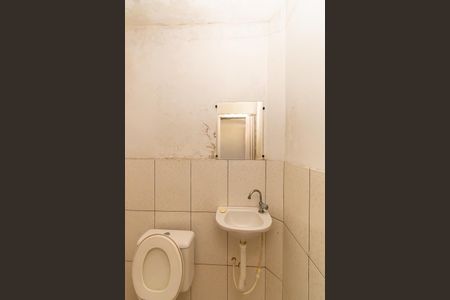 Casa para alugar com 100m², 2 quartos e 2 vagasBanheiro de Serviço