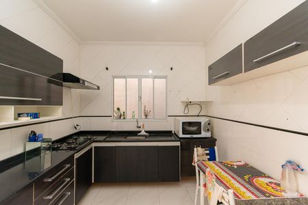 Casa para alugar com 100m², 2 quartos e 2 vagasCozinha